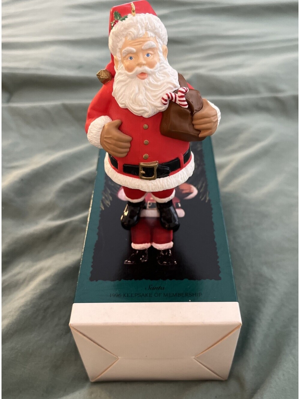 Hallmark 1996 Keepsake Christmas Ornament Collectors Club Santa In Box